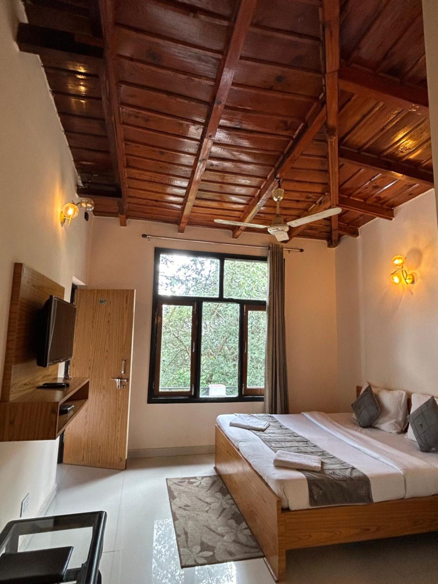 Hotel Maya Regency Bhimtal Luaran gambar